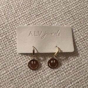 ALV Jewels Gold Smiley Face Earrings